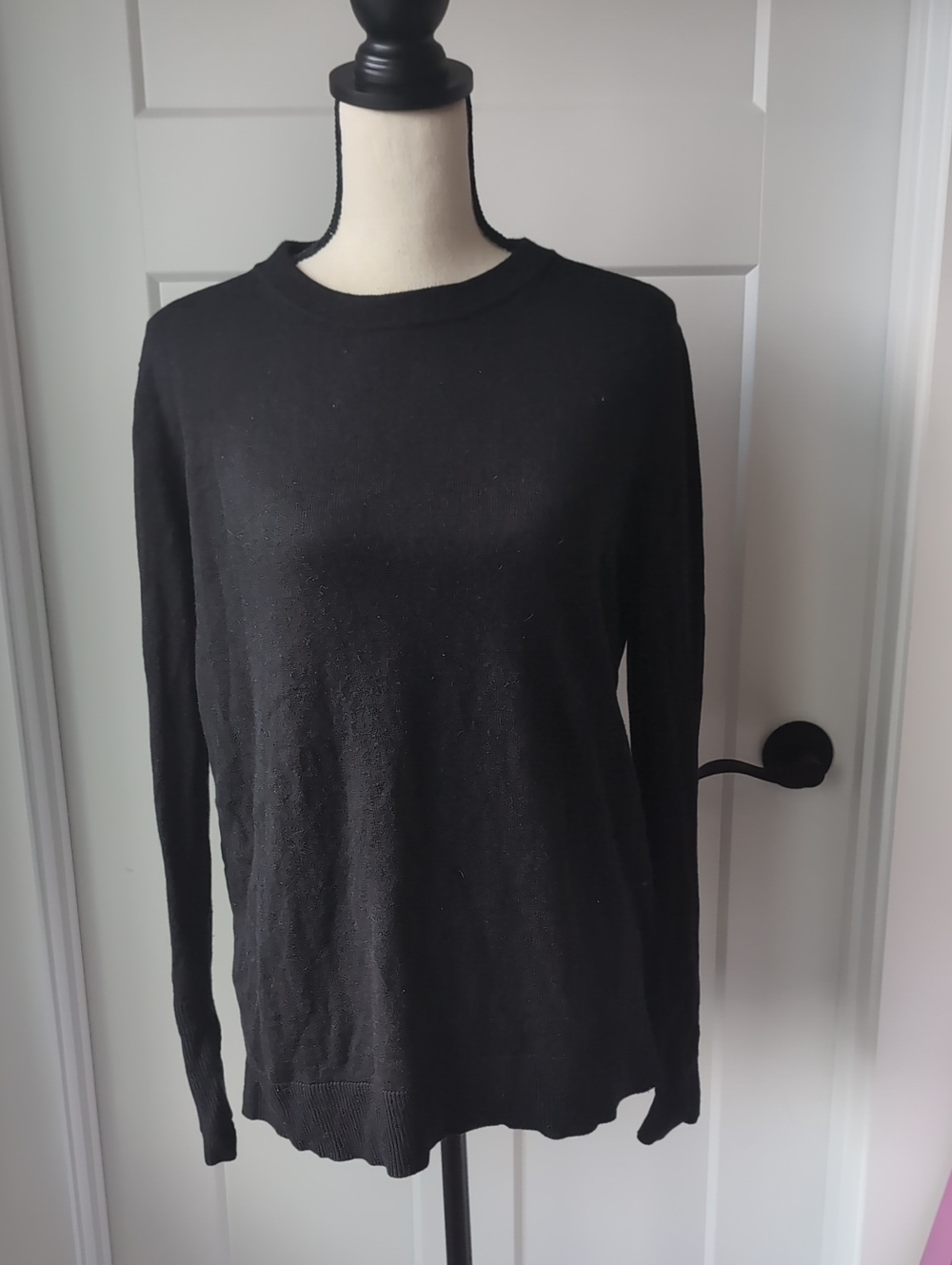 lululemon Black Long-Sleeve Crewneck Top